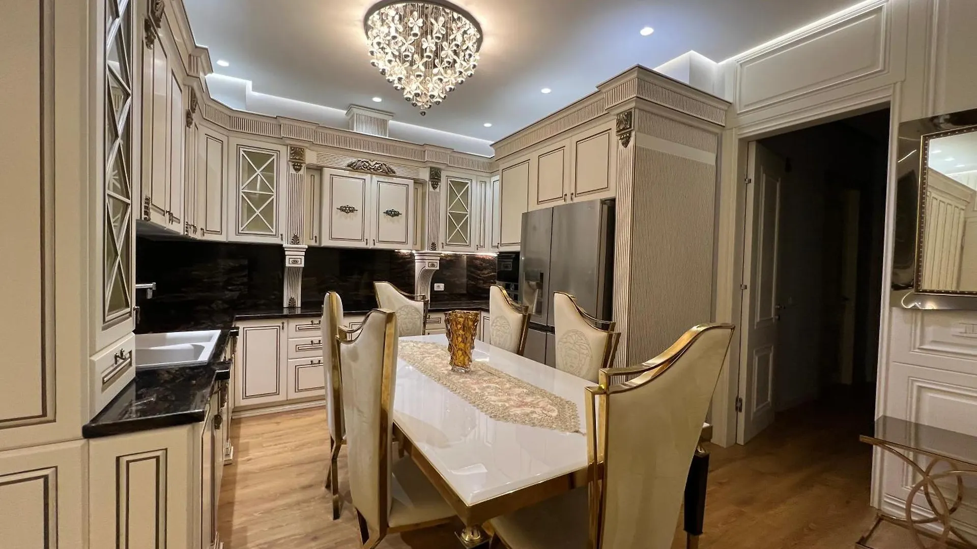 Tirana Delijorgji Appartment 4U アパート