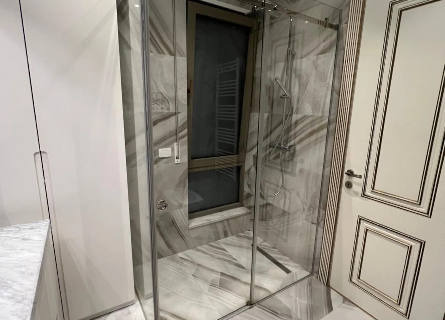 アパート Tirana Delijorgji Appartment 4U アルバニア